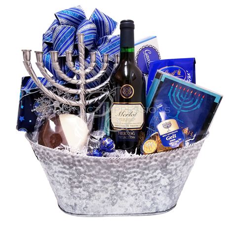 gifts for jewish women on hanukkah